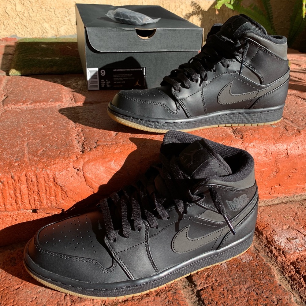 AIR JORDAN 1 MID WINTERIZED
